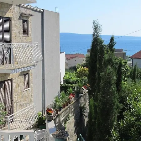 Apartments Stan - 150M From The Sea Апартаменты *