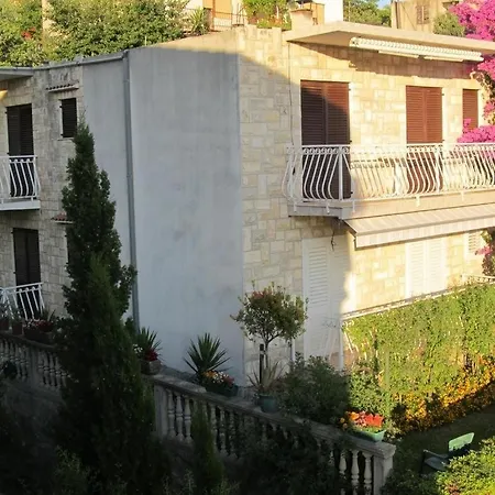 Apartments Stan - 150M From The Sea Апартаменты *