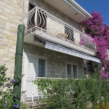 Apartments Stan - 150M From The Sea Апартаменты